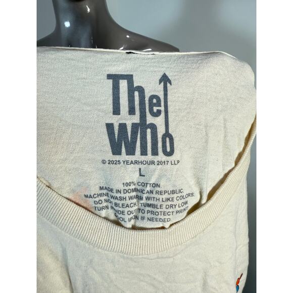 The WHO The Song is Over Retro Sign T Shirt Defect NWOT - Picture 2 of 8